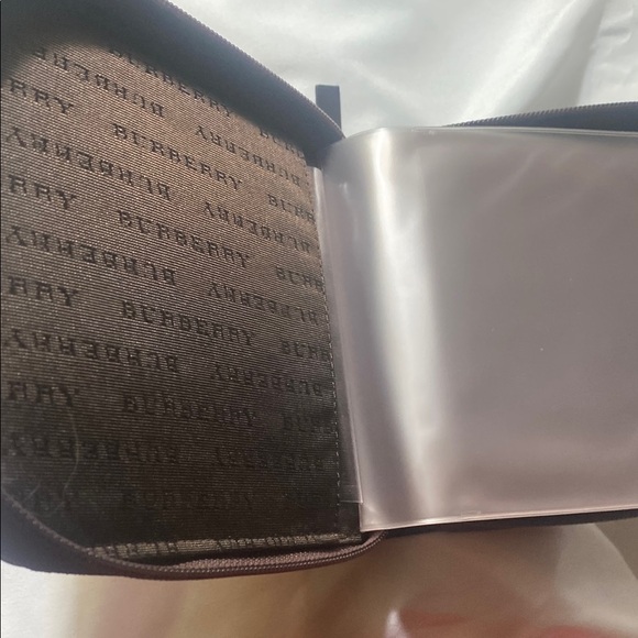 Rare Burberry Tan and Brown CD Case Wallet - Picture 2 of 5